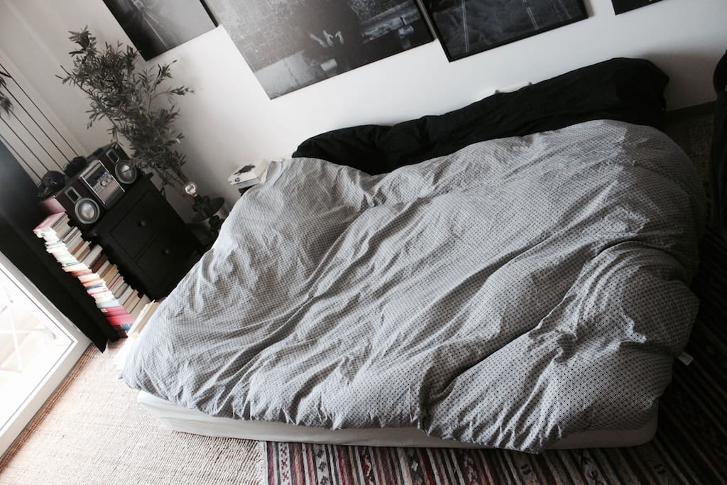 double bed (160cm x 200cm)