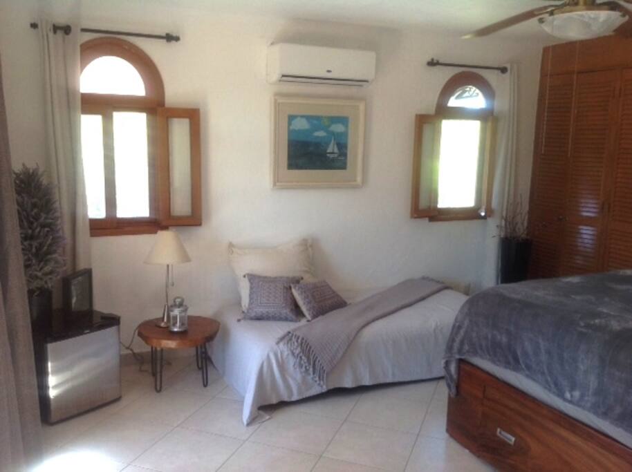 Mini refi and sofa/day bed (sleeps 1)