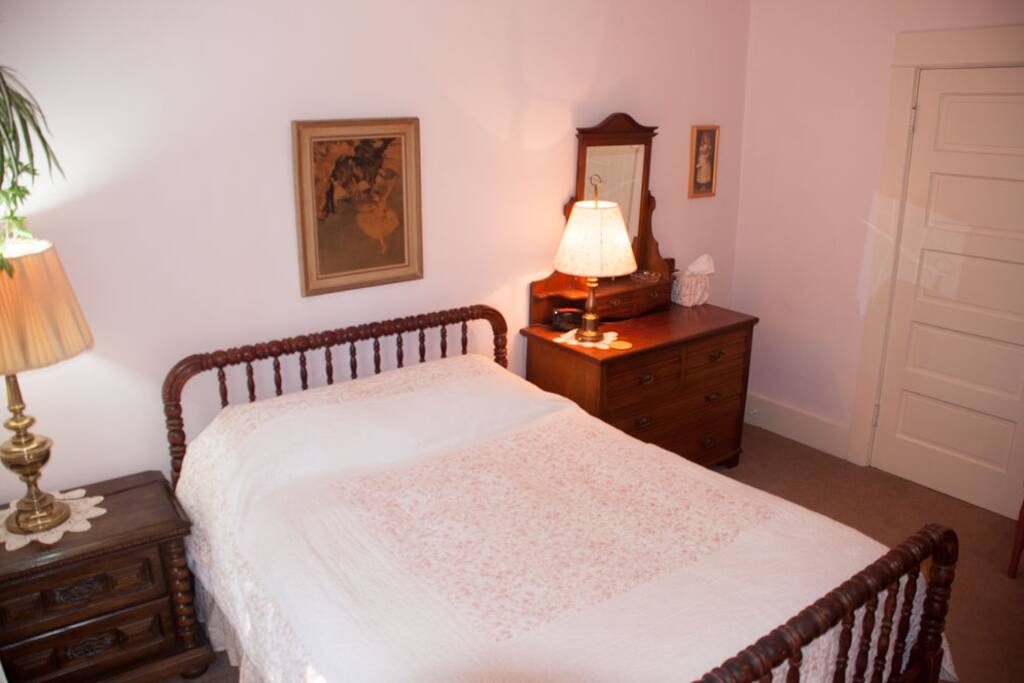 The Laurel Room