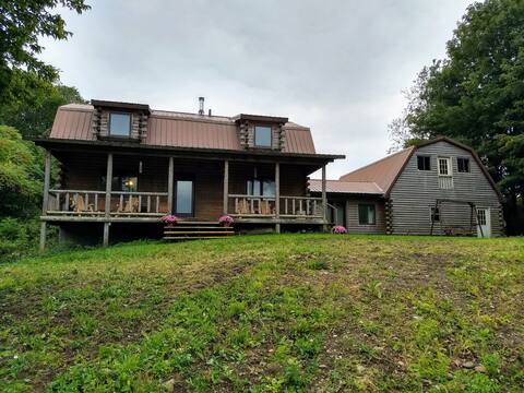 Edie's Cabin: Deluxe Lodging, Outdoor Wilderness