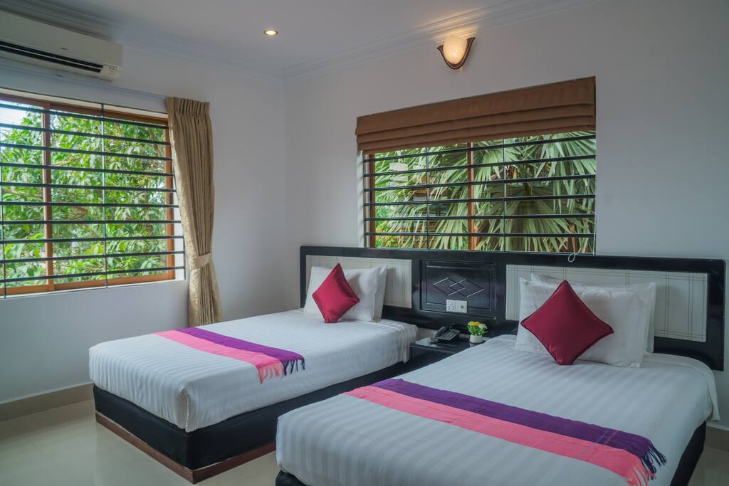 Superior / Deluxe Twin Room