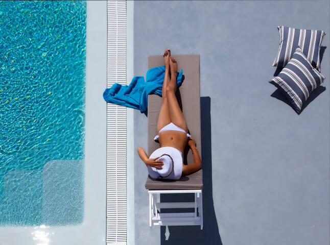 Aleria Santorini Villa gallery image 3