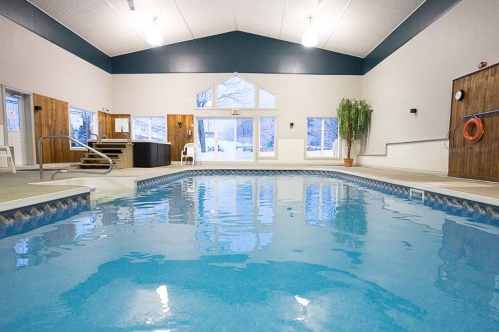 Piscine inétireure/indoor pool 8ham to 9pm