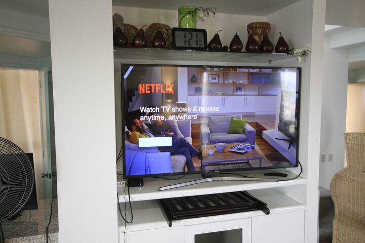 “Artful Comfort in the Heart of Lomas W Balcony” gallery image 4