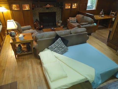 Popular Airbnb listing: Cozy Cabin, Pavilion, Firepit, Trail to creek! in North Georgia Mountains