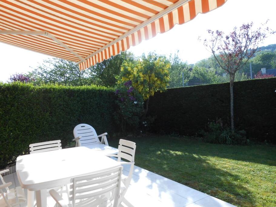 la terrasse et le jardin