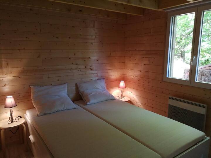 ห้องนอนใหญ่ (ชั้นล่าง)