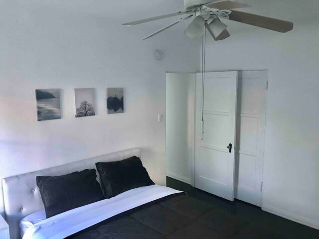 Cedar’s Sinai 6 Private Rooms, 7 Beds 5 Bathrooms