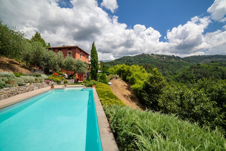 Luxury Villa, Private Pool, Views, Barga, Tuscany
