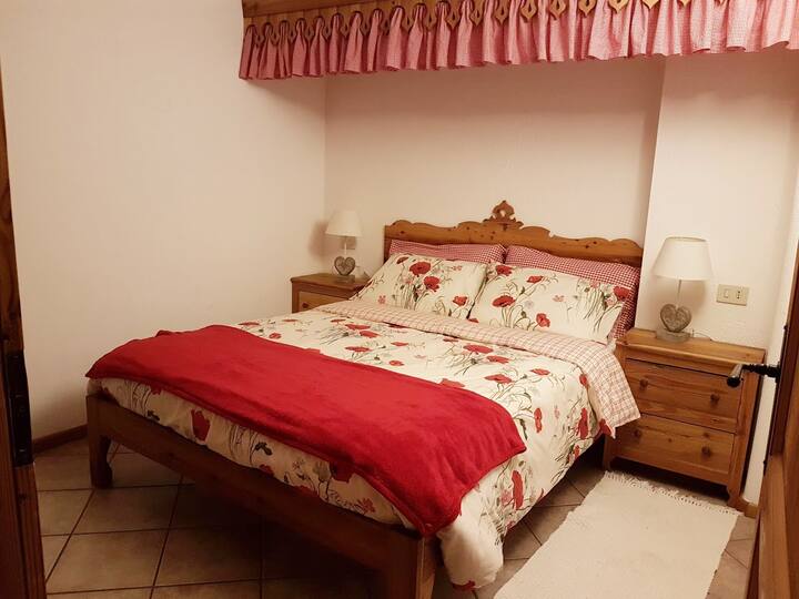 Двойна спалня с детско легло  