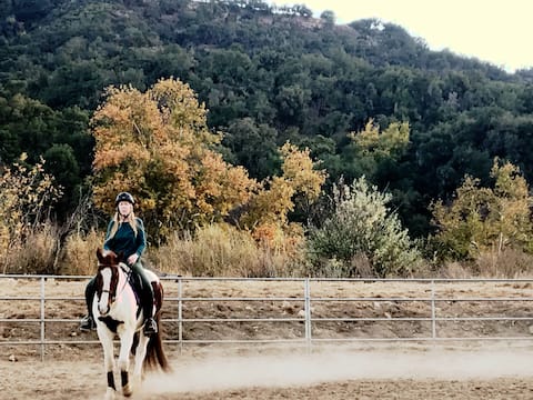 Tranquil Stay on Horse Property  brings peace