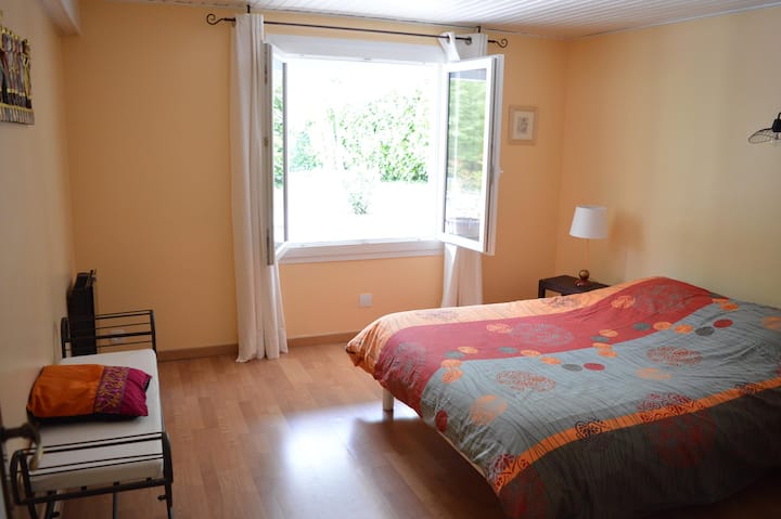 საძინებელი 2 140 საწოლითა და სათავსოთი