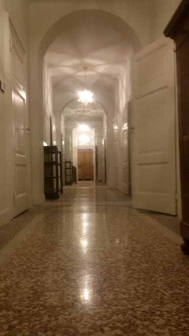 The renewed corridoors of the 6 rooms structure