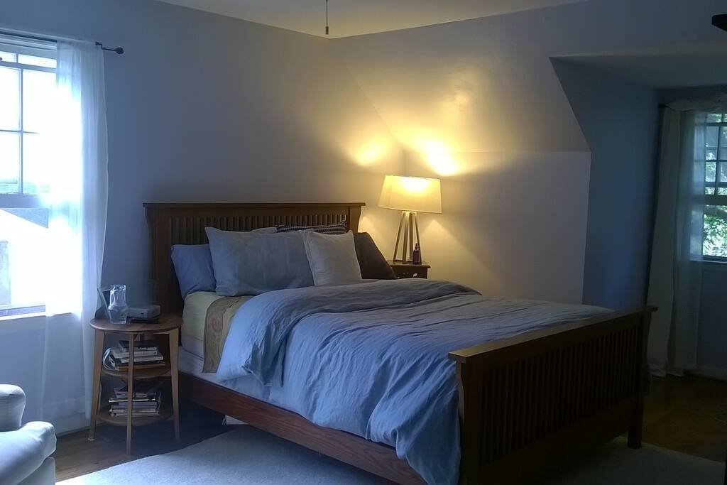 Large master bedroom with smart tv and new Loom & Leaf mattress