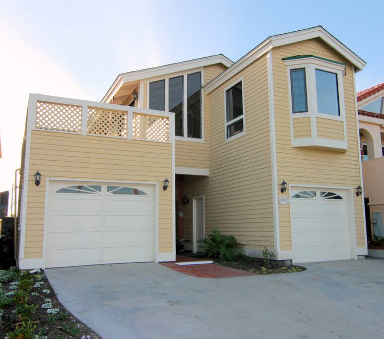 Beach supplies, washer and dryer are in the garage on the right!