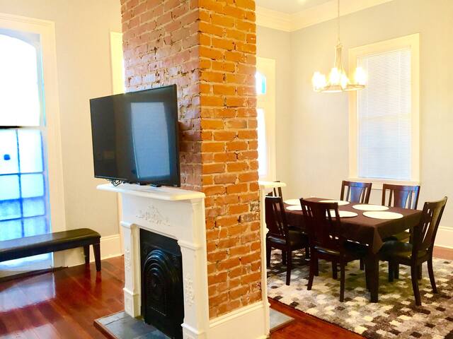 LUXURIOUS HUGE HOME NEAR FRENCH QUARTER!!! gallery image 5