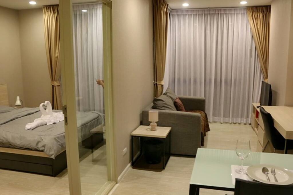 Separate bedroom.Brand new building , the condo is totally new, including everything, I put everything with myself.