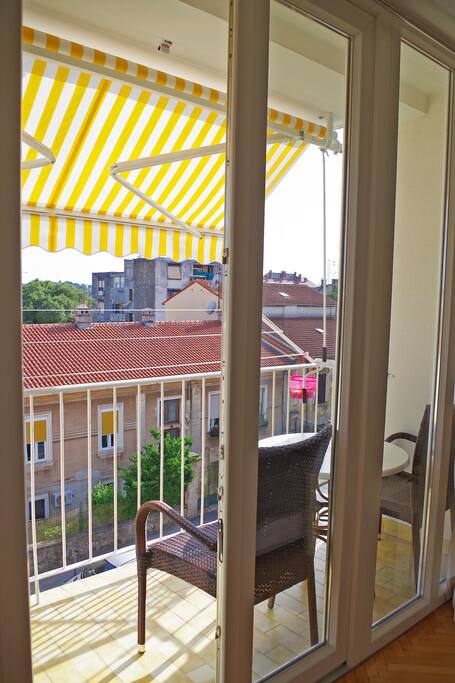 balcony