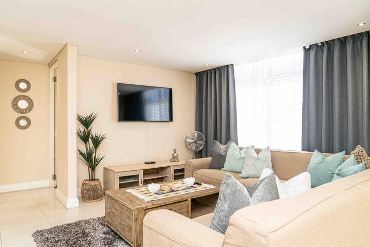 Big Bay Bloubergstrand Eden Apartment gallery image 3