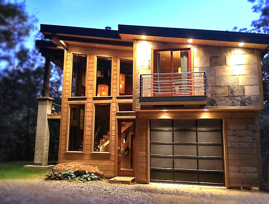 (garage is not accessible to guests)