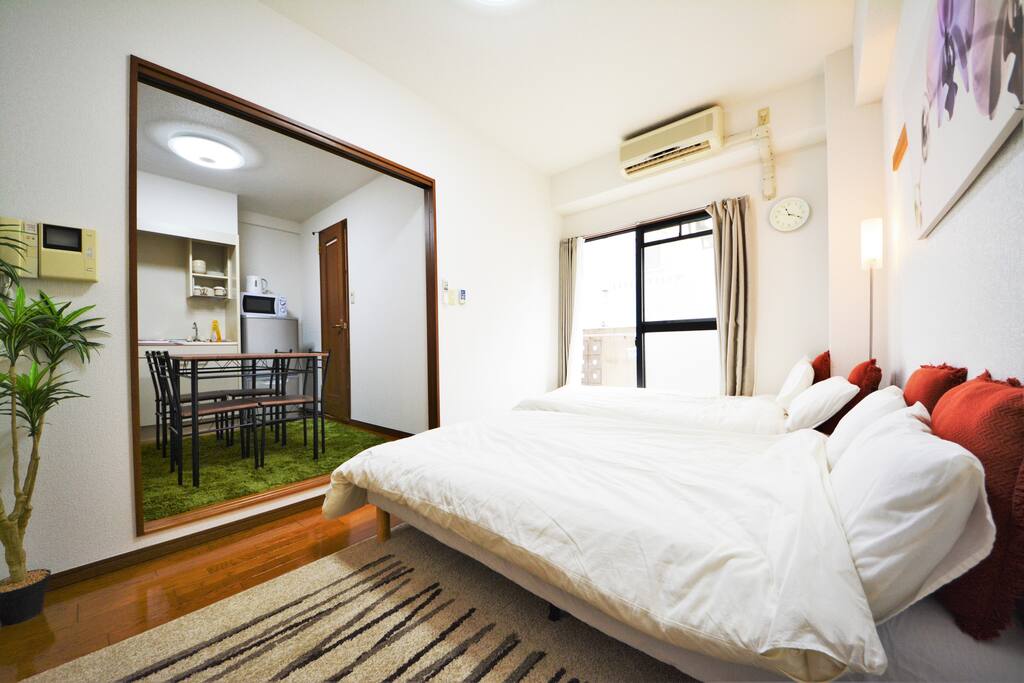 Spacious room with dining room