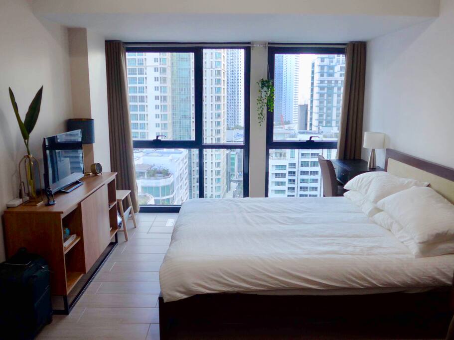 Naturally bright studio w/ Park view