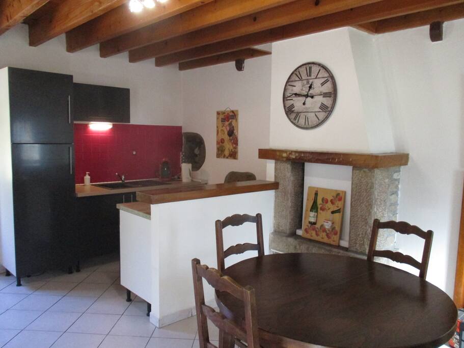 Cuisine, salle à manger.