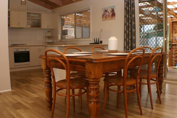 6 bedroom house Great Ocean Rd gallery image 3