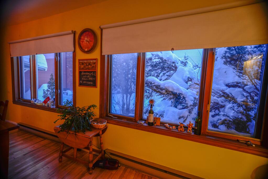 cuisine et cour arrière hiver :)
