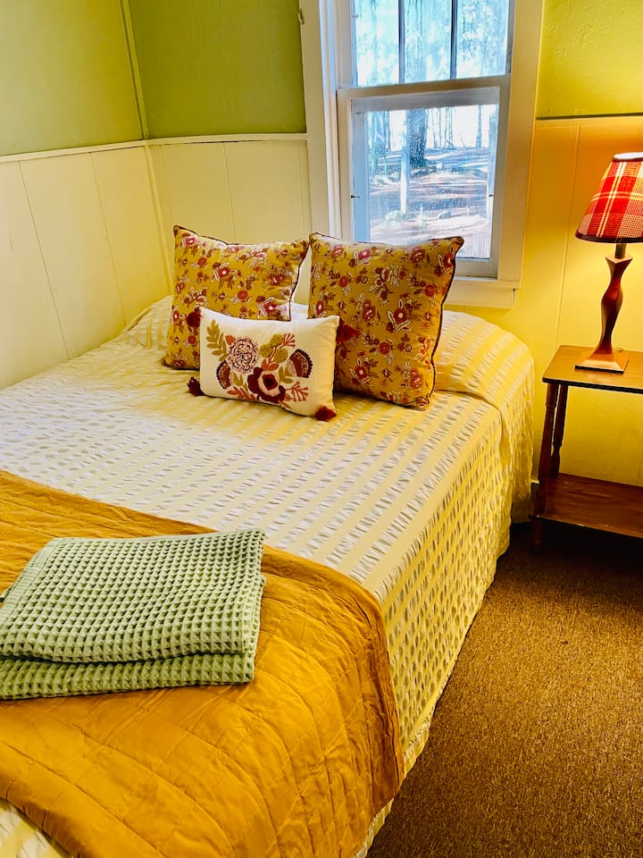 Private Queen bedroom 