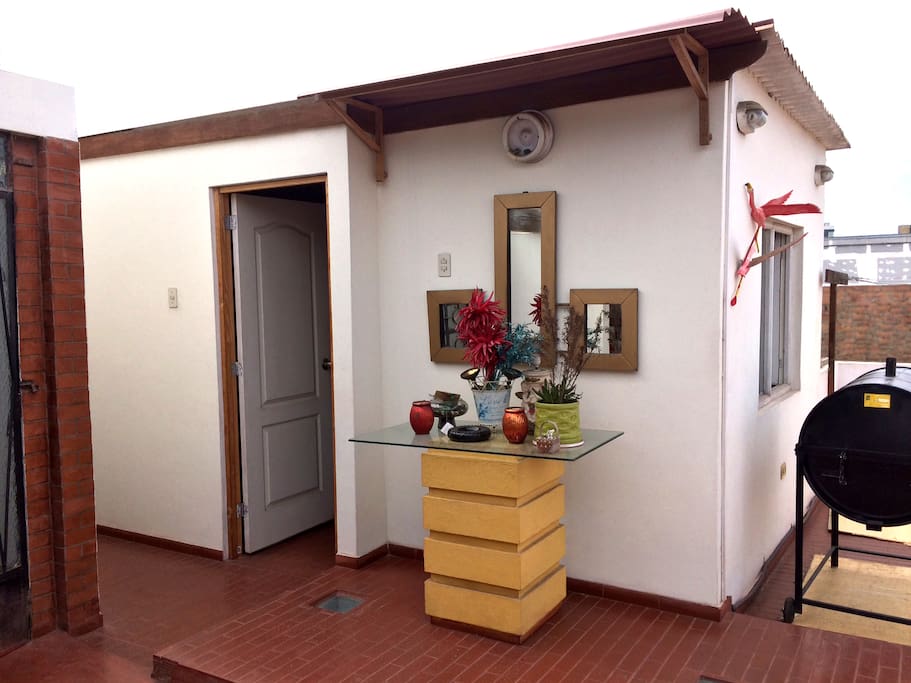 Dormitorio en alquiler tercer piso al lado de terraza
