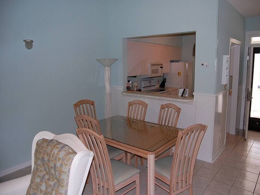 Indoors,Room,Sink,Lamp,Furniture