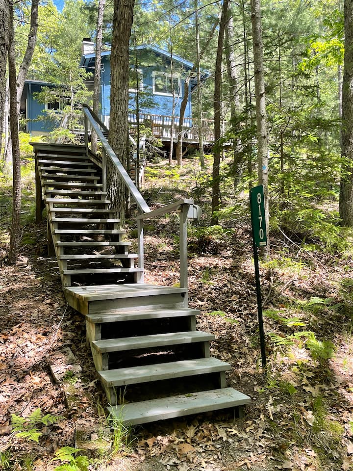 Cottage in the woodsLake MI access Cottages for Rent in Pentwater