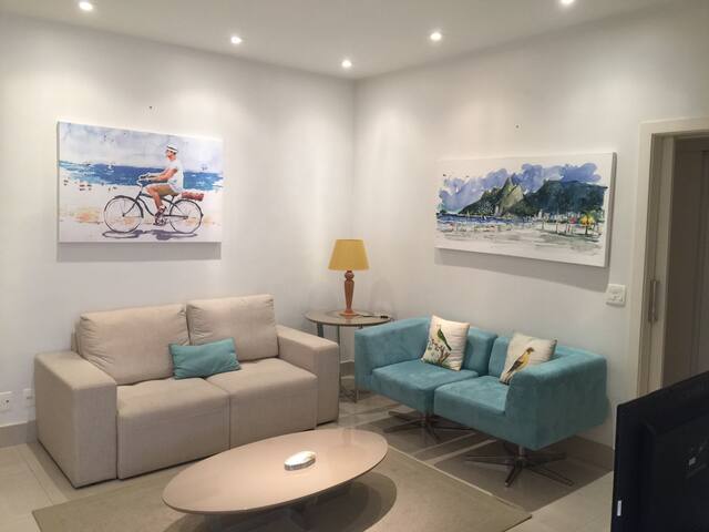 Moderno 3 Quartos, prédio beira-mar no Leblon gallery image 2