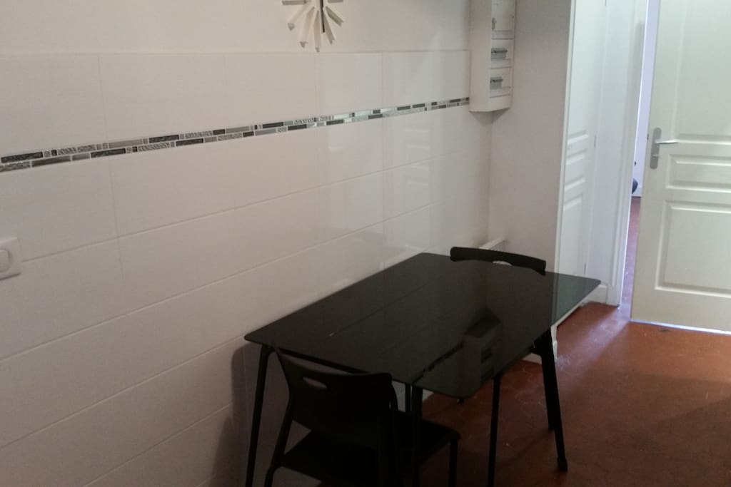 TABLE DE CUISINE
