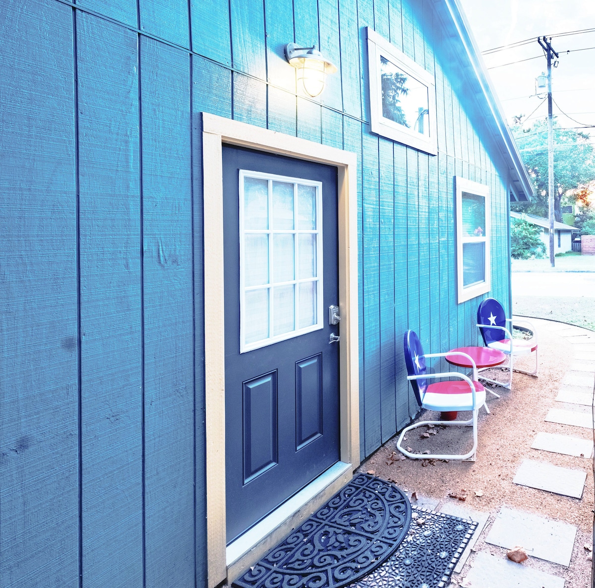 Bright & Cheery Casita Perfect for Visiting Family