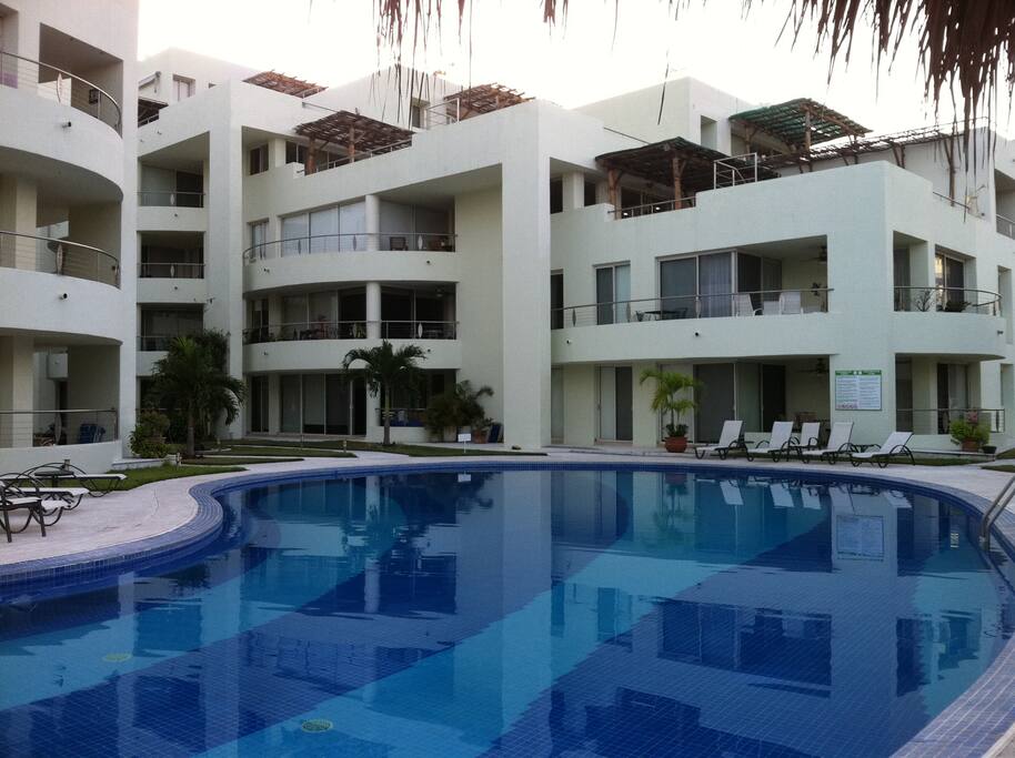 large pool, love it!