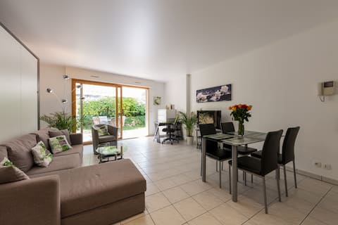 Lovely T2 with private terrasse 100m from lake.