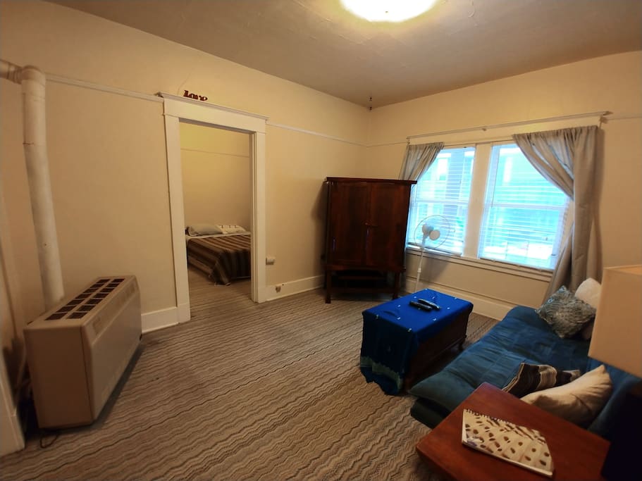 Big living space with heater and cooling air circulator.