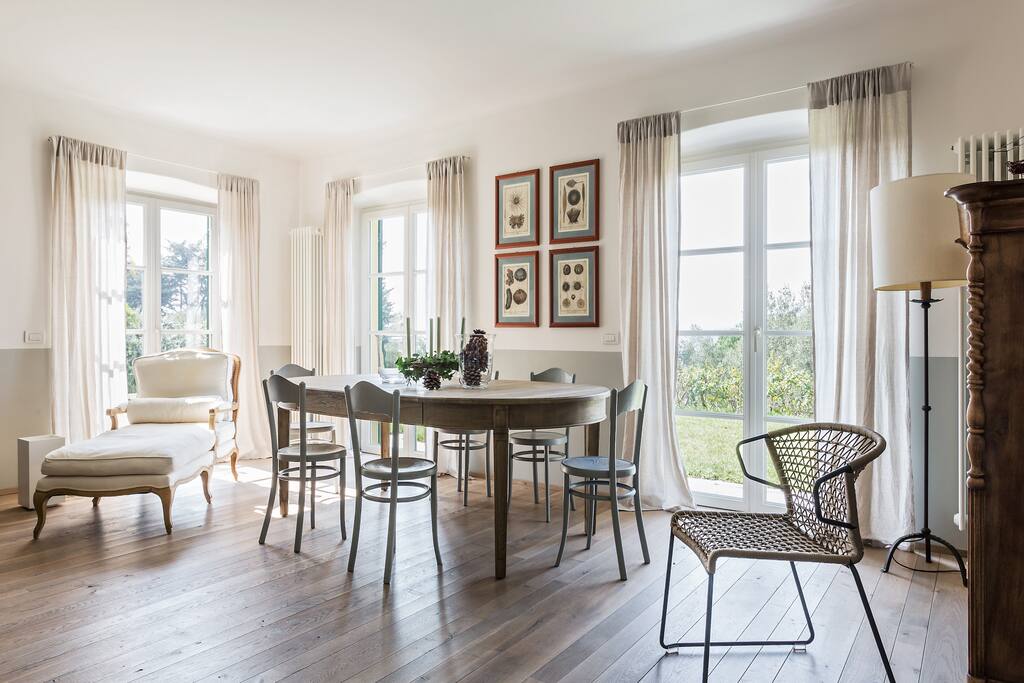 dining area with view on the garden