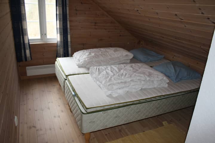 Chambre n ° 1 avec un lit gigogne de 180*200 cm