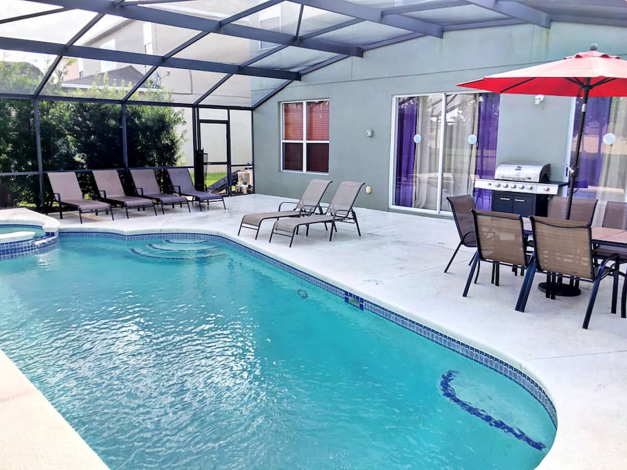 Pool with hot tub.
