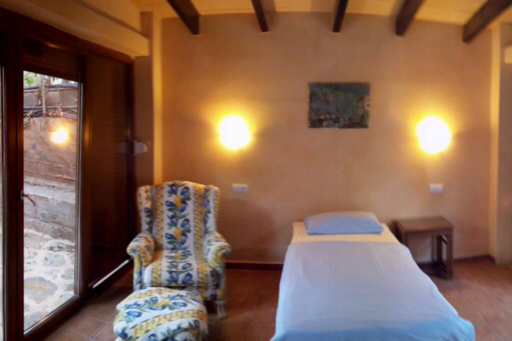 Schlafzimmer 2