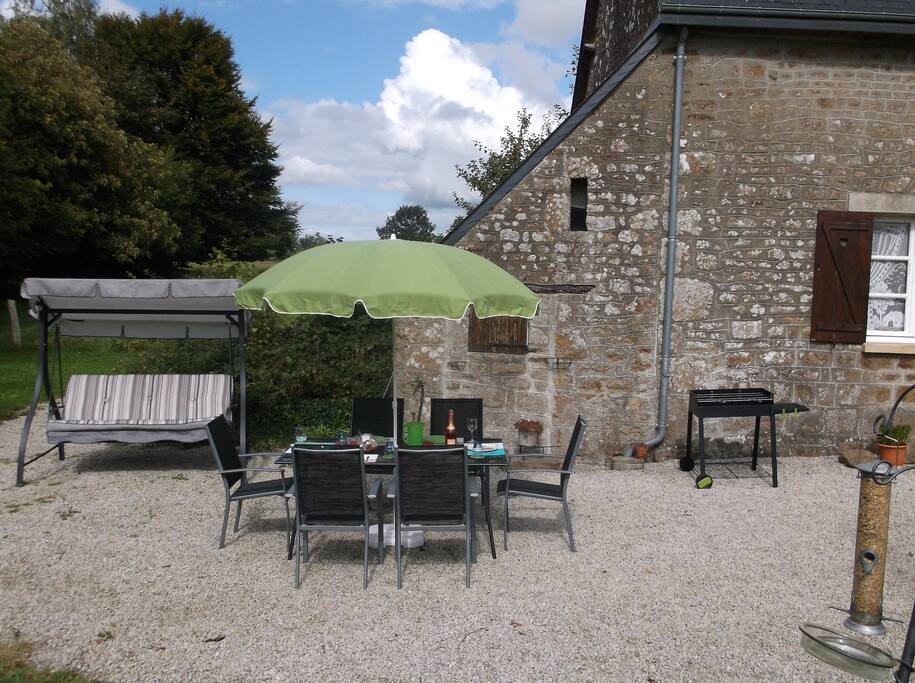 Al fresco dining - a barbecue is available
