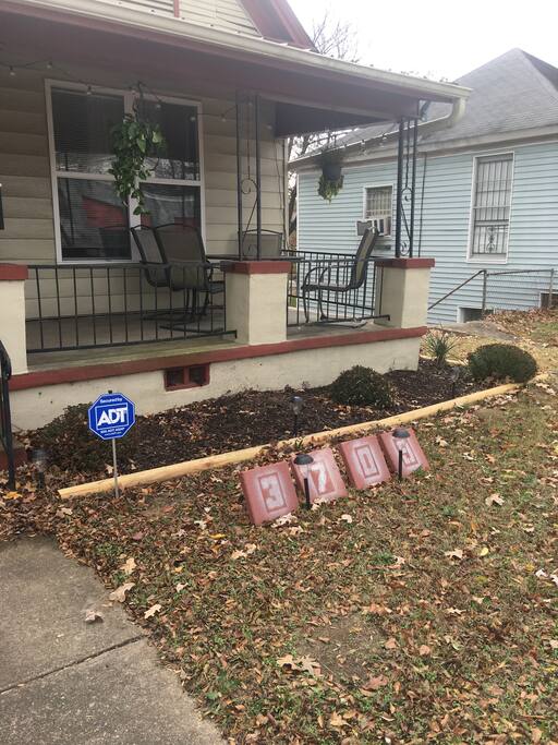 Front yard (day view)