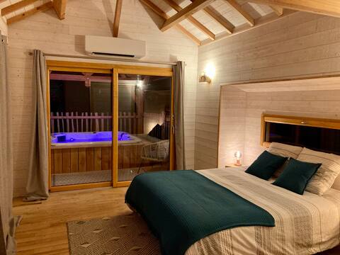 Treehouse with spa and sauna