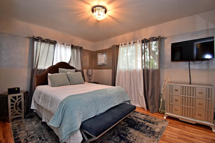 Habitación Austin. Cama tamaño queen.