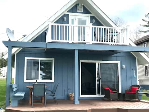 Renovated beachfront Cottage on Sunset Beach