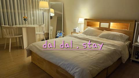 # Daldal Stay # Next to Times Square, next to Yeongdeungpo Station, comfortable resting space