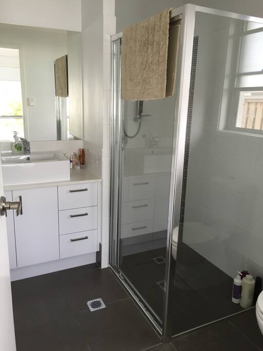 Ensuite attached to main bedroom